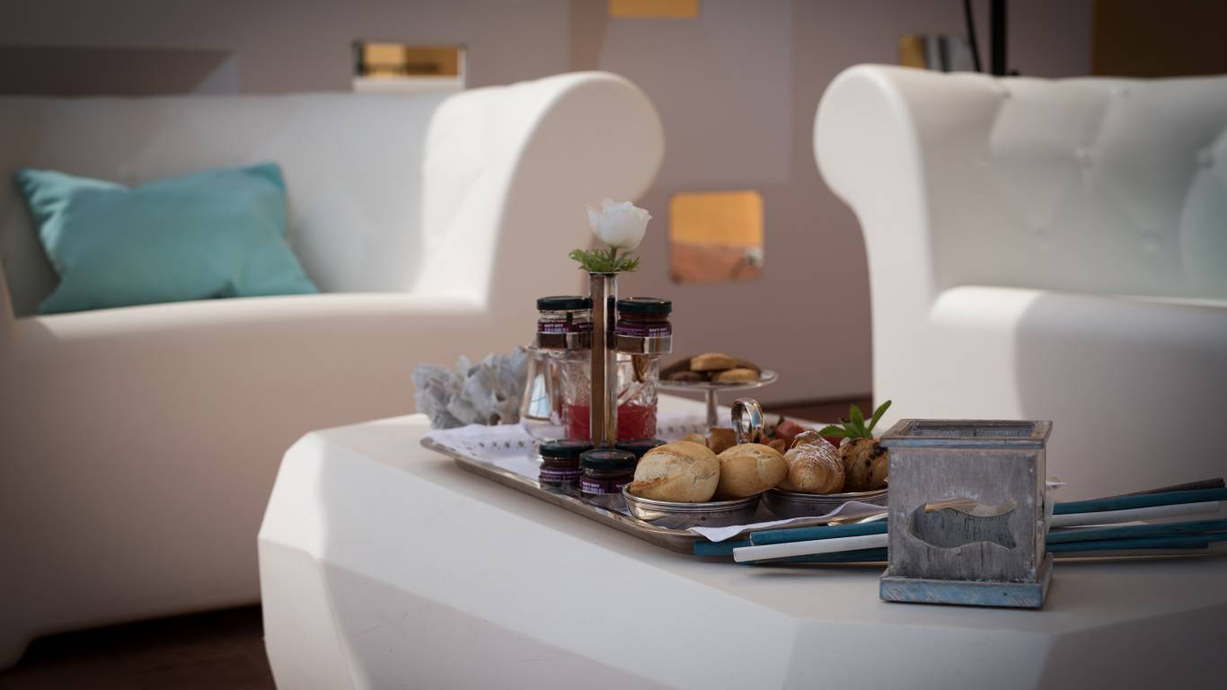 Hotel-Albatros-Varigotti-01-55-détail-nourriture-terrasse-hôtel